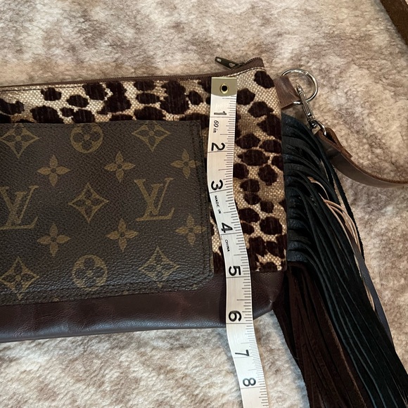 This is a handmade purse I bought at a Trades Day. - Picture 4 of 6